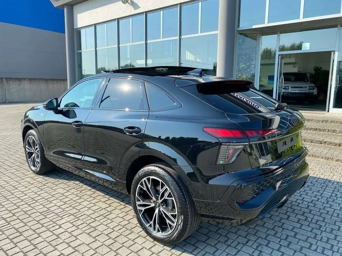 Nuova Audi Q3 Sportback S-Line 204 CV (150 kW) 2026 Nero mythos SUV