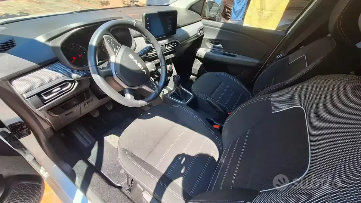 Usata Dacia Sandero 65 CV (47 kW) 2025 Bianco Berlina