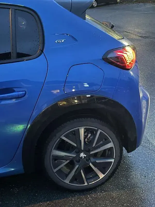 Usata Peugeot 208 GT 131 CV (96 kW) 2023 Utilitaria