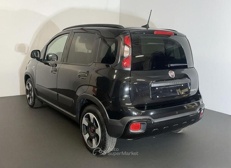 Usado Fiat Panda Cross Cross 70 CV (51 kW) 2024 Negro Utilitario