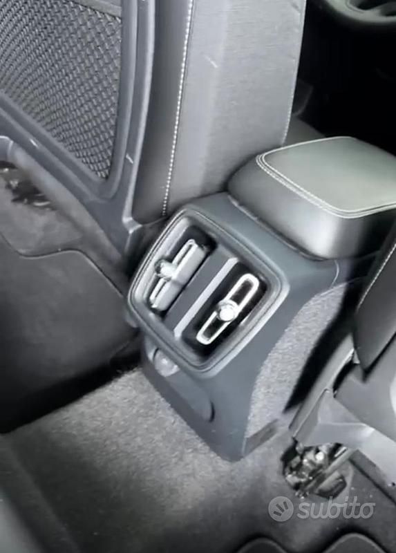 Usata Volvo XC40 150 CV (110 kW) 2018 Nero SUV