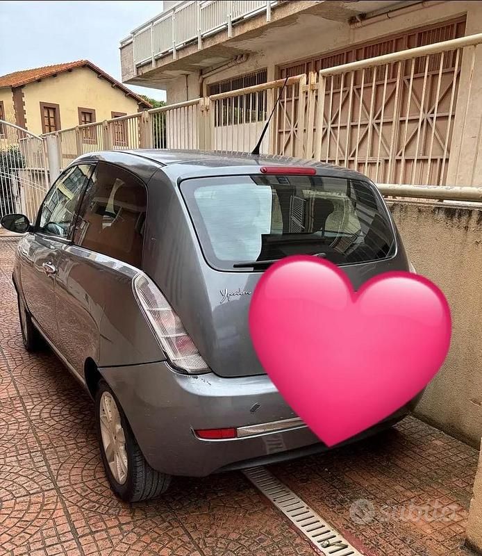 Usata Lancia Ypsilon 75 CV (55 kW) 2008 Blu Utilitaria