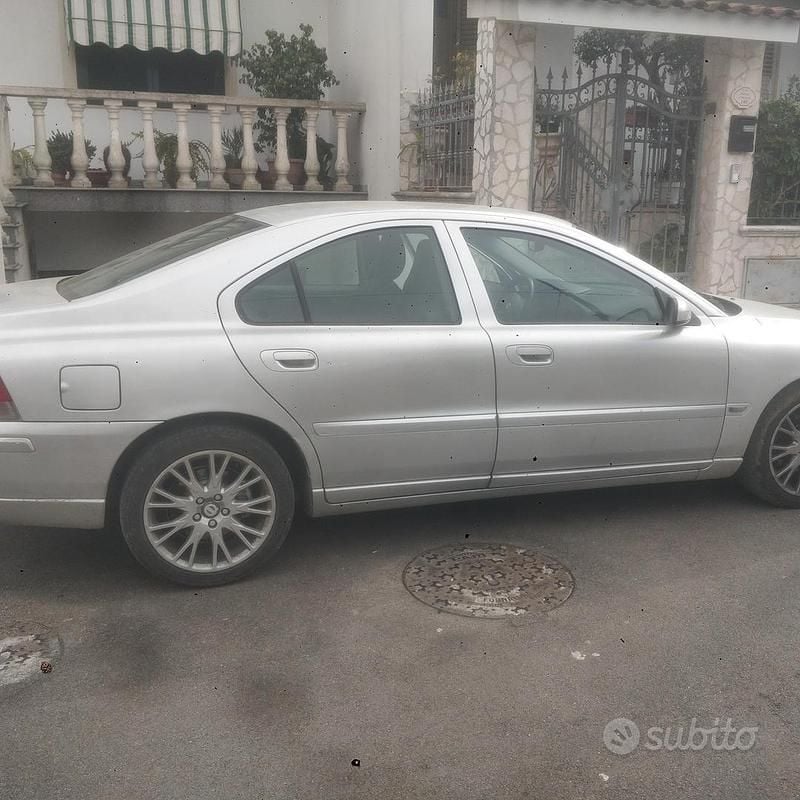 Usata Volvo S60 2004 Grigio Berlina