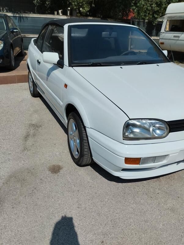 Usata VW Golf Cabriolet 74 CV (54 kW) 1998 Bianco Cabrio