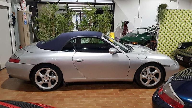 Usata Porsche 911 Carrera 300 CV (220 kW) 1998 Argento Coupé