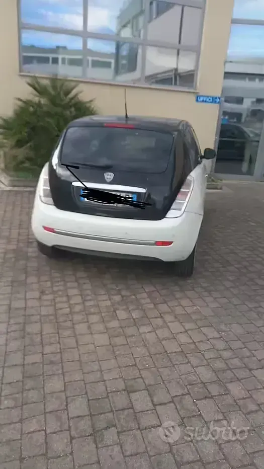 Usado Lancia Ypsilon 69 HP (50 kW) 2011 Branco Citadino