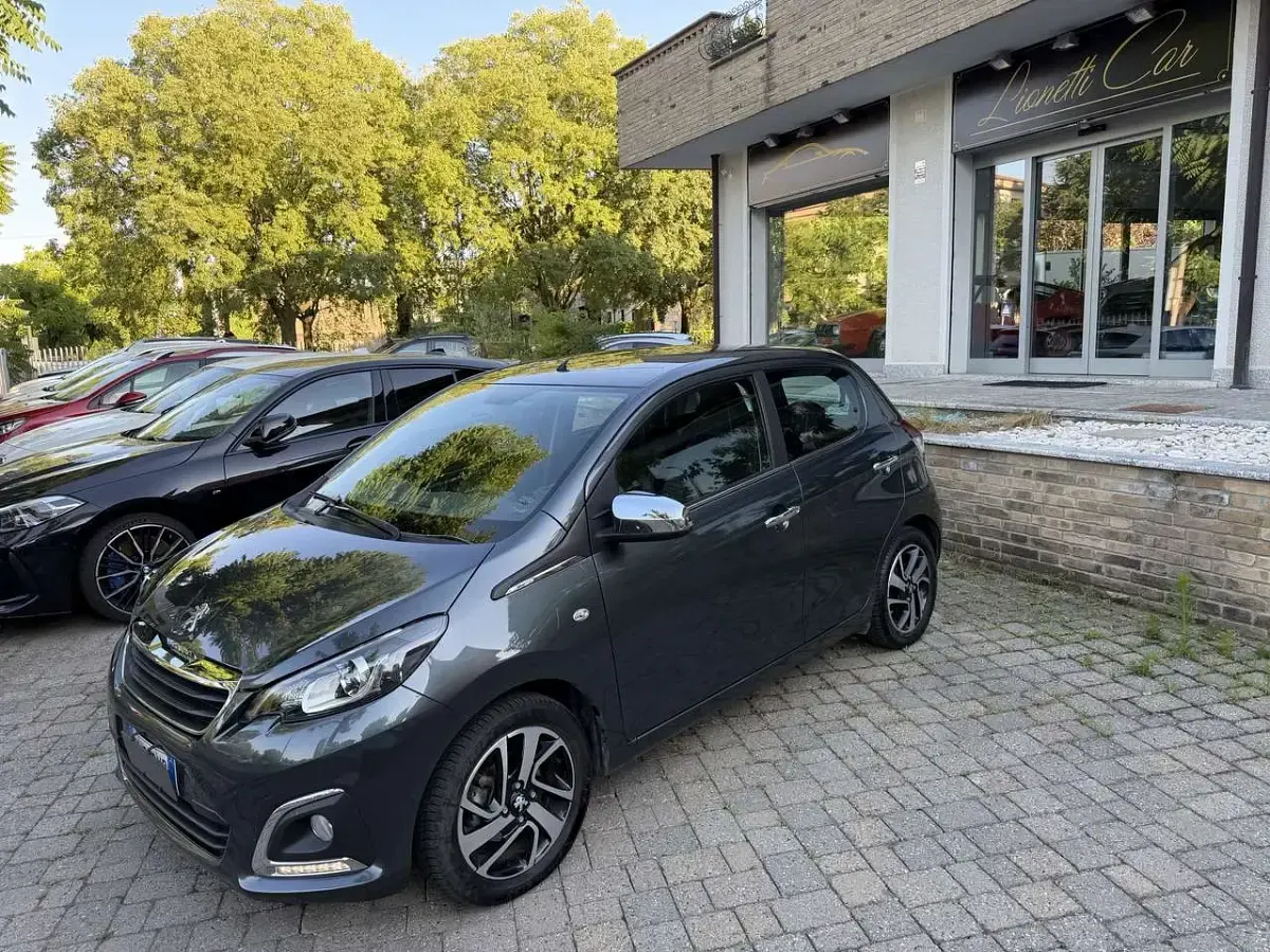 Usata Peugeot 108 Allure 69 CV (50 kW) 2018 Grigio Utilitaria