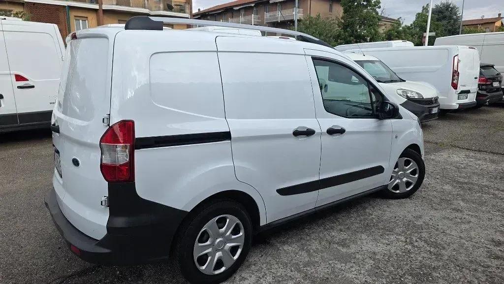 Usata Ford Transit Trend 101 CV (74 kW) 2022 Bianco / pastello Furgone