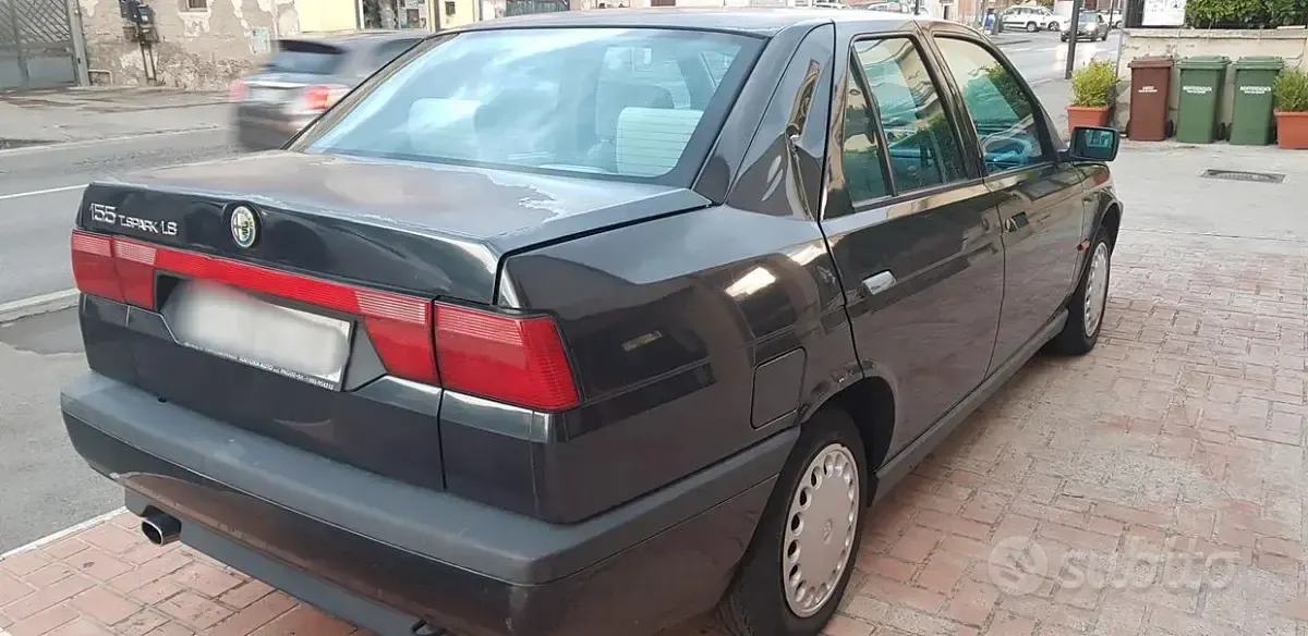 Usata Alfa Romeo 155 126 CV (92 kW) 1995 Bluazzurro Berlina