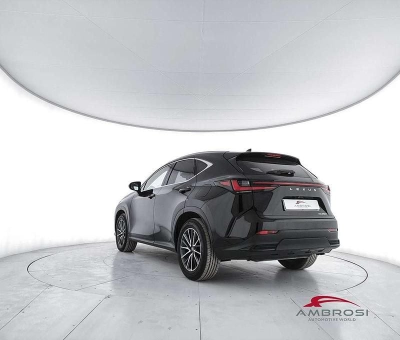 Usata Lexus NX350h Luxury Line 190 CV (139 kW) 2022 Nero SUV