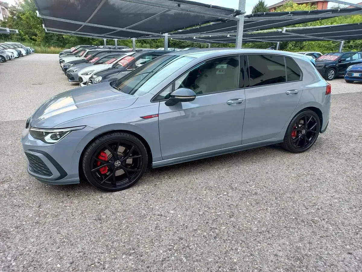 Usata VW Golf VIII GTI 245 CV (180 kW) 2024 Grigio Berlina
