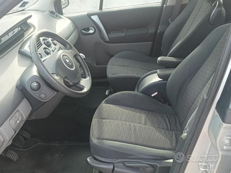 Usata Renault Scénic III Dynamique 110 CV (80 kW) 2009 Grigio Monovolume