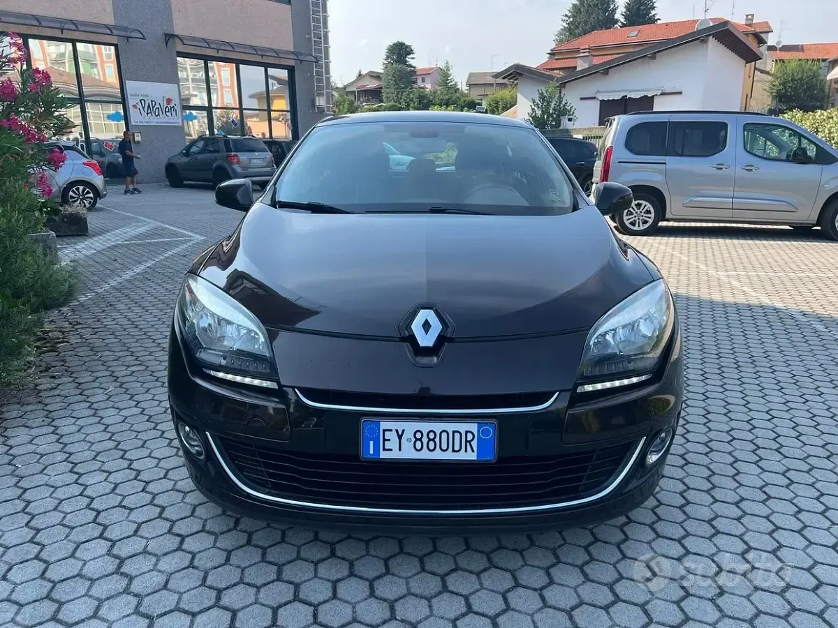 Usata Renault Mégane III 110 CV (80 kW) 2013 Marrone Berlina
