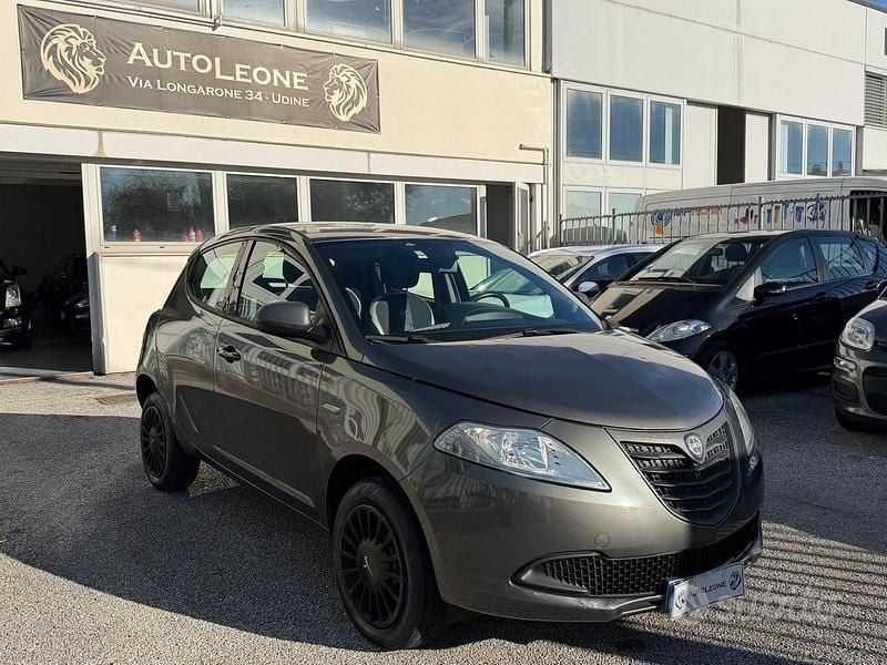 Usata Lancia Ypsilon S 86 CV (63 kW) 2014 Grigio Utilitaria