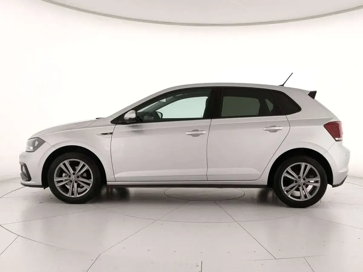 Usata VW Polo R-line 80 CV (58 kW) 2020 Argento metallizzato Utilitaria