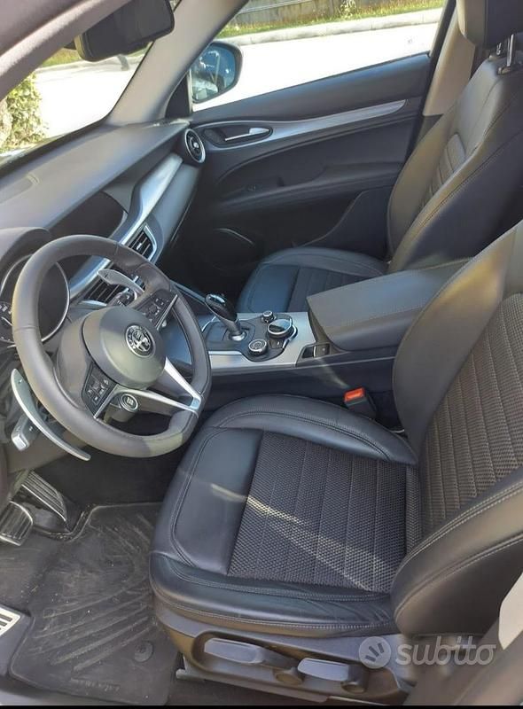 Usata Alfa Romeo Stelvio Super 180 CV (132 kW) 2018 Grigio SUV