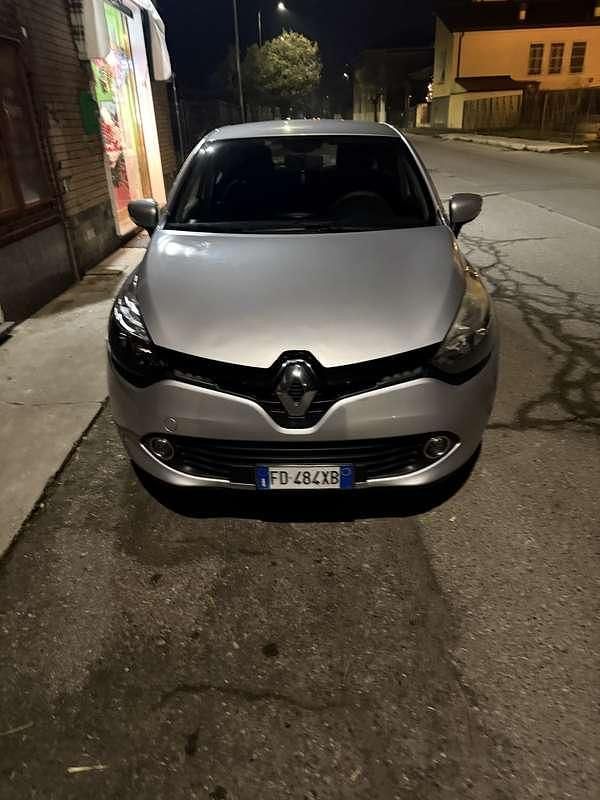 Second-hand Renault Clio IV Dynamique 106 CP (77 kW) 2016 Berlinǎ