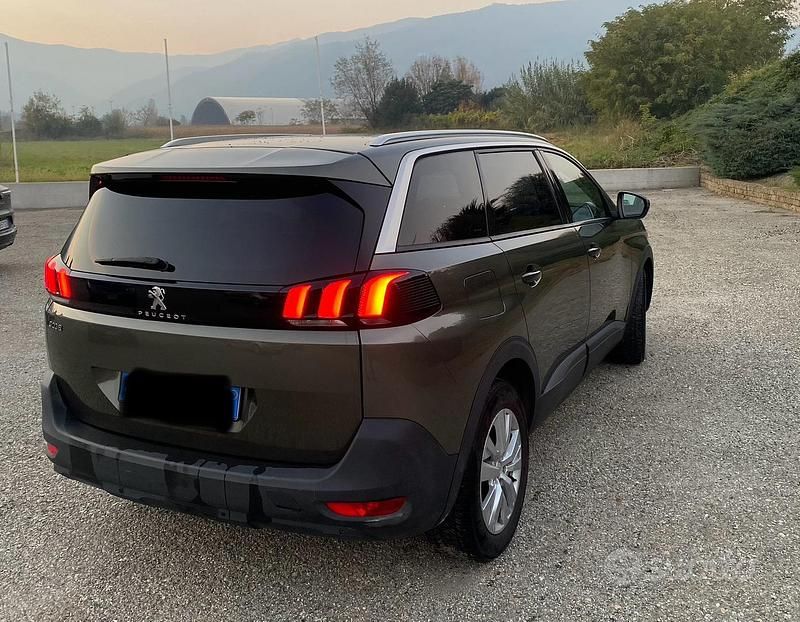 Usata Peugeot 5008 120 CV (88 kW) 2018 Grigio Berlina