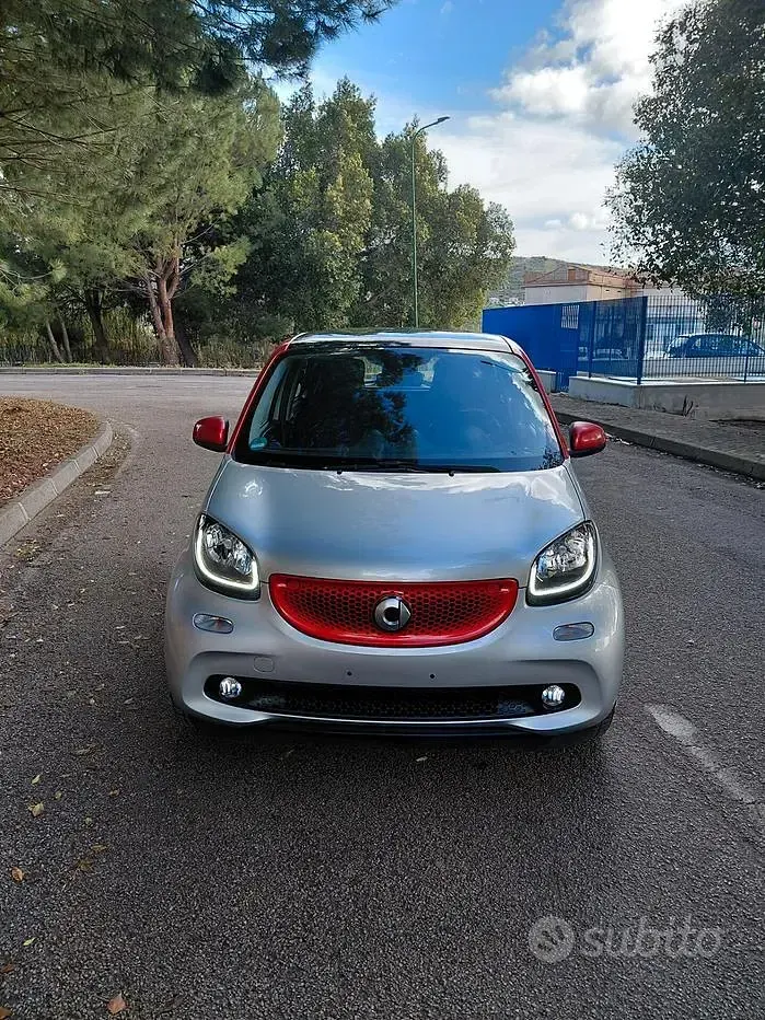 Usata Smart ForFour Passion 71 CV (52 kW) 2017 Rosso Utilitaria
