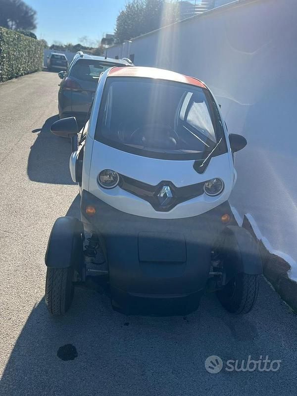 Usata Renault Twizy 12 kW (17 CV) 2013 Utilitaria