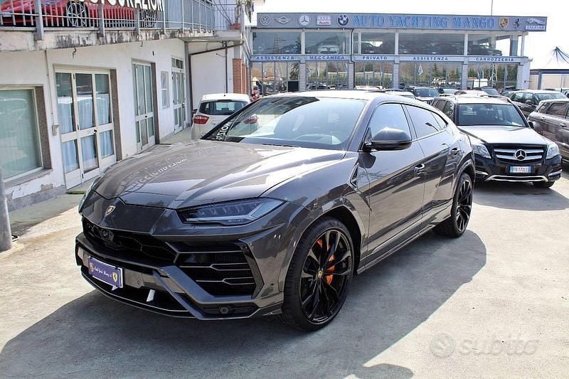 Usata Lamborghini Urus 658 CV (483 kW) 2022 Grigio SUV