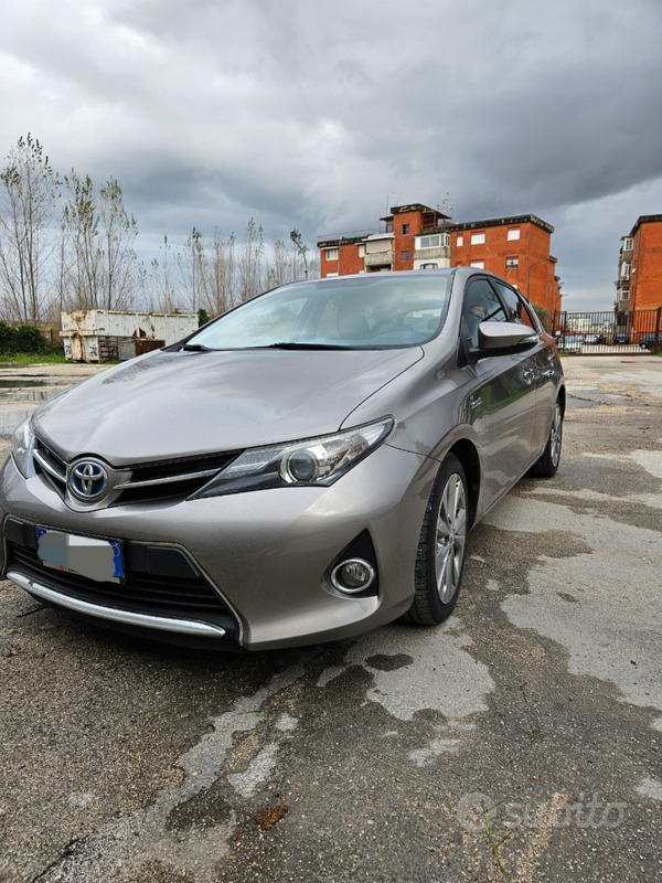 Usato 2014 Toyota Auris Hybrid 1.8 El_Hybrid 99 CV (11.800 €)