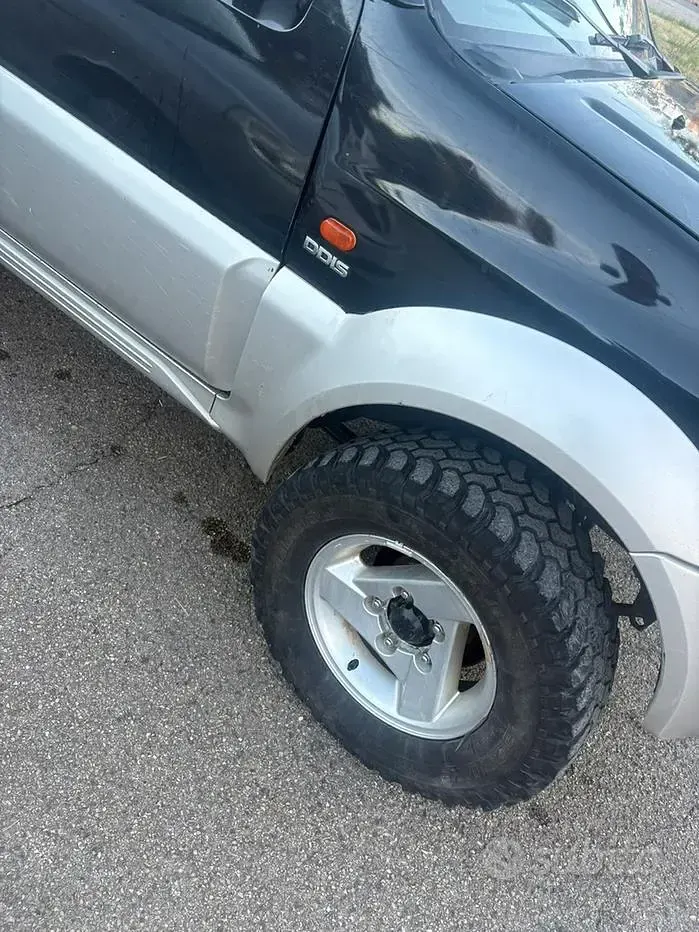 Usata Suzuki Jimny 65 CV (47 kW) 2004 Nero SUV