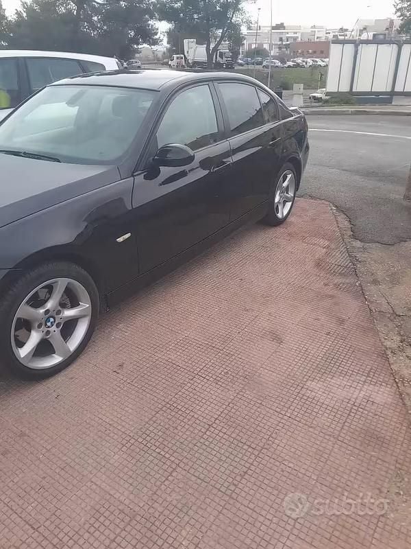 Usata BMW 2000 163 CV (119 kW) 2008 Nero Berlina