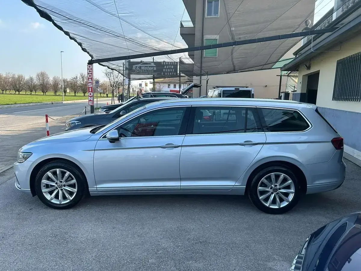 Begagnad VW Passat Business 122 HK (89 kW) 2021 Silver Kombi