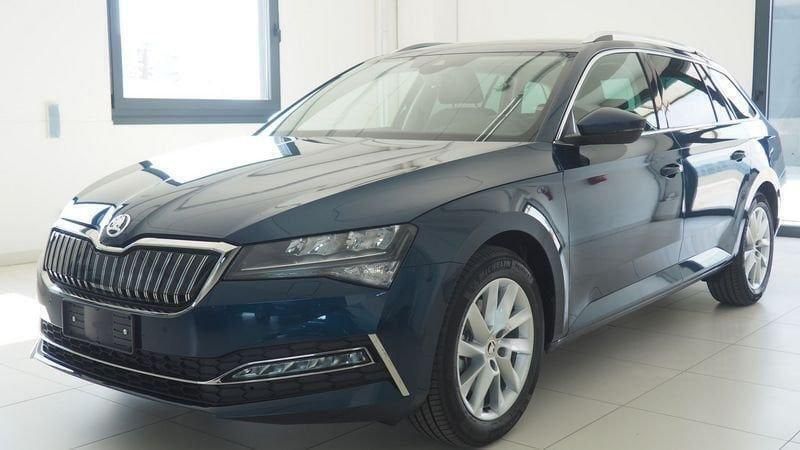 Usata Skoda Superb Style 217 CV (159 kW) 2023 Blu Station wagon