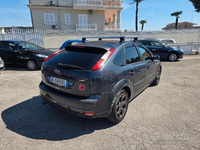 Usata Ford Focus 115 CV (84 kW) 2007 Blu Berlina