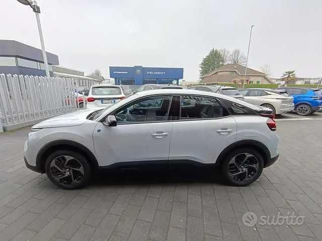 Usata Citroën e-C4 100 kW (136 CV) 2024 Bianco Berlina