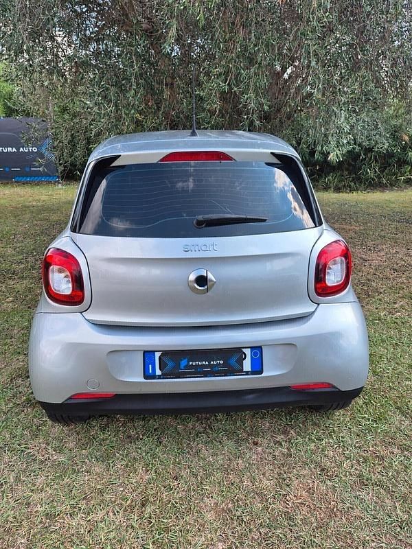 Usata Smart ForFour 71 CV (52 kW) 2015 Argento Utilitaria