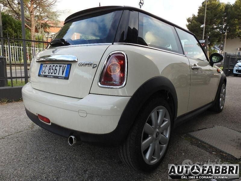 Usata Mini Cooper D 109 CV (80 kW) 2009 Altro(met.) Utilitaria