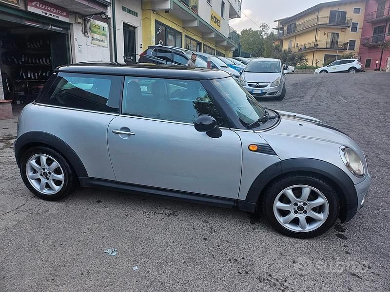 Używany Mini Cooper 109 KM (80 kW) 2007 Szary Hatchback