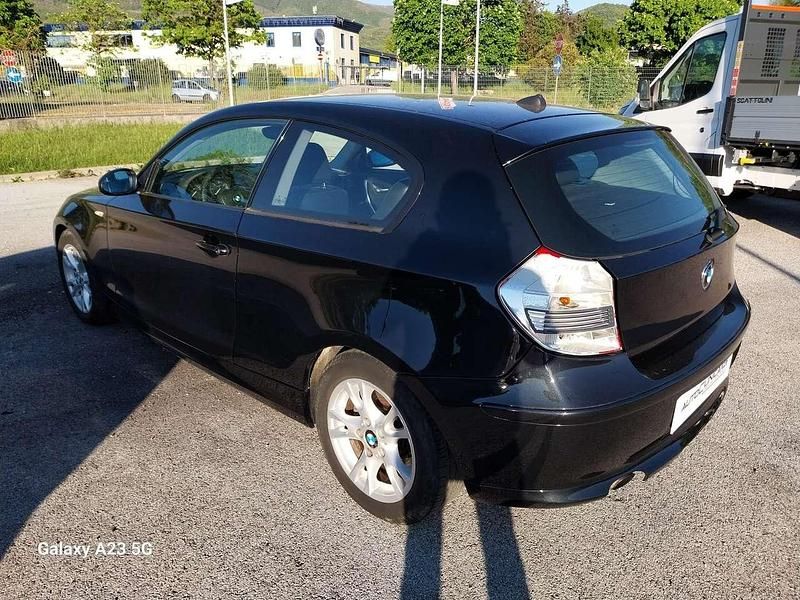 Usata BMW 120 177 CV (130 kW) 2009 Nero Utilitaria