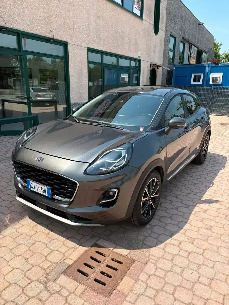 Usata Ford Puma Titanium 125 CV (91 kW) 2022 Grigio SUV