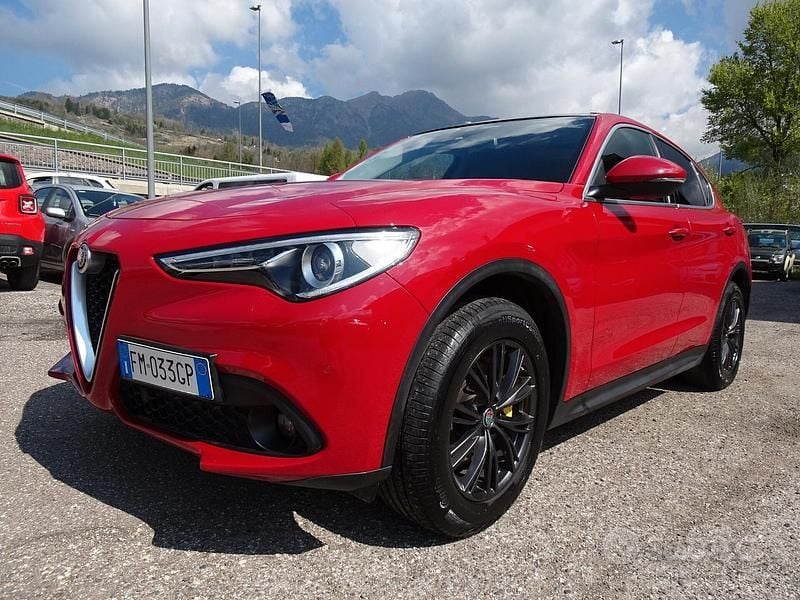 Usata Alfa Romeo Stelvio Executive 210 CV (154 kW) 2017 Rosso SUV
