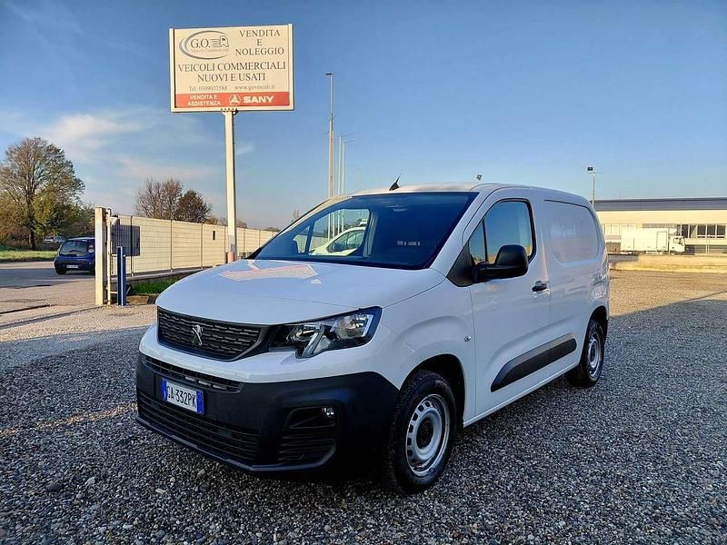 Bianco Usata 2020 Peugeot Partner Monovolume | 10.800 € (Buon prezzo) - Immagine 1/4
