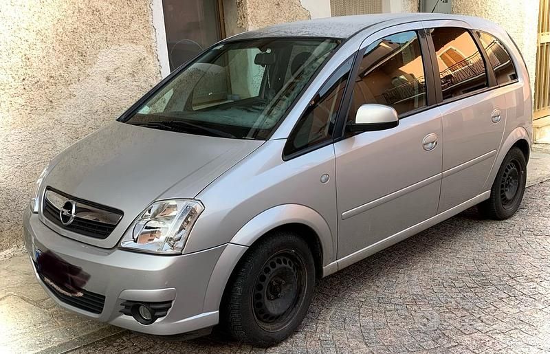Usata Opel Meriva 90 CV (66 kW) 2009 Grigio Monovolume