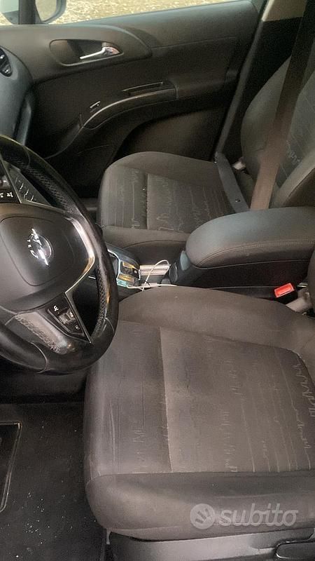 Usata Opel Meriva 95 CV (69 kW) 2011 Bianco Monovolume