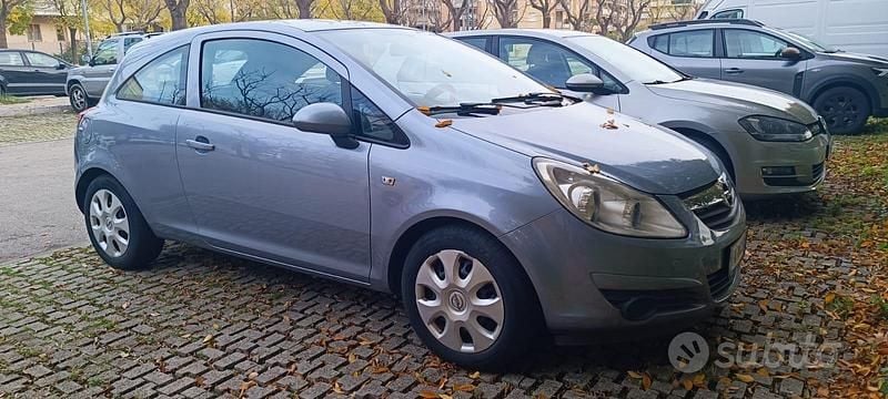 Usata Opel Corsa Enjoy 80 CV (58 kW) 2010 Grigio Utilitaria