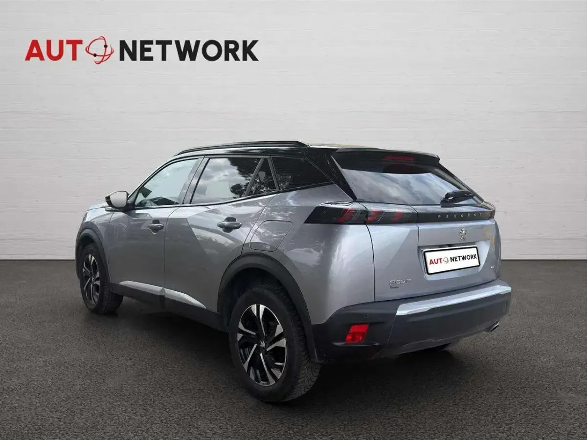 Usata Peugeot 2008 GT 131 CV (96 kW) 2023 Argento SUV