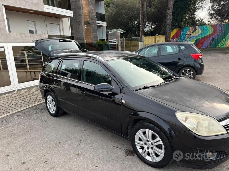 Usata Opel Astra 2007 Nero Station wagon