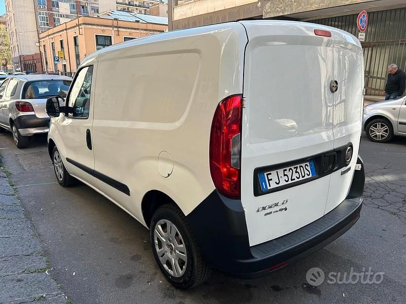 Usata Fiat Doblò 95 CV (69 kW) 2017 Bianco Monovolume