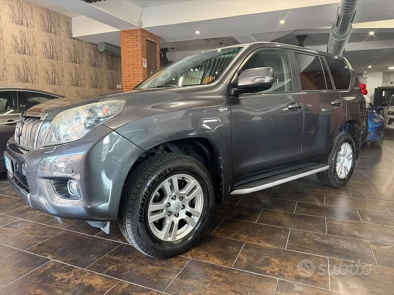 Usata Toyota Land Cruiser Sol 190 CV (139 kW) 2011 Grigio SUV