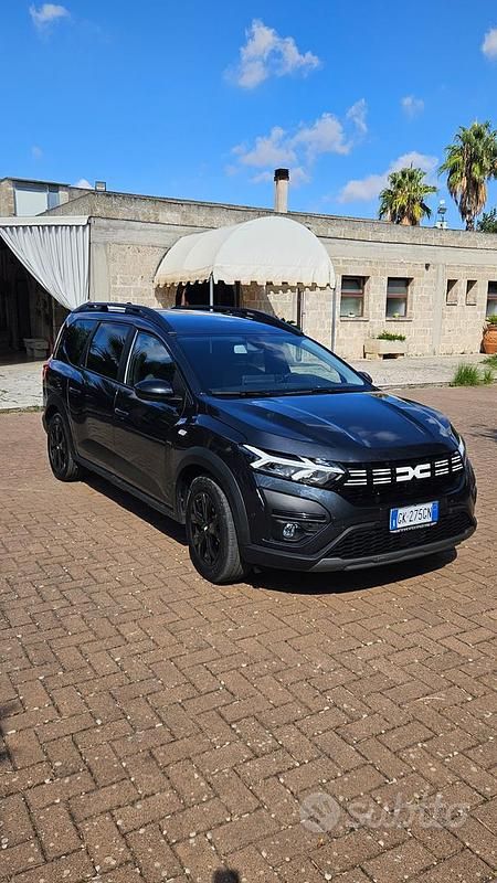 Begagnad Dacia Jogger 101 HK (74 kW) 2022 Grå Minibuss