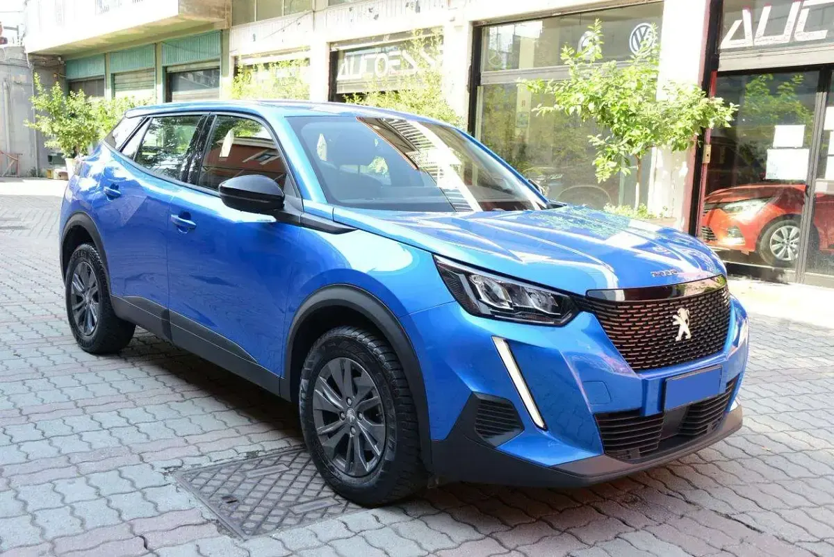 Usata Peugeot 2008 Active 101 CV (74 kW) 2022 Blu SUV