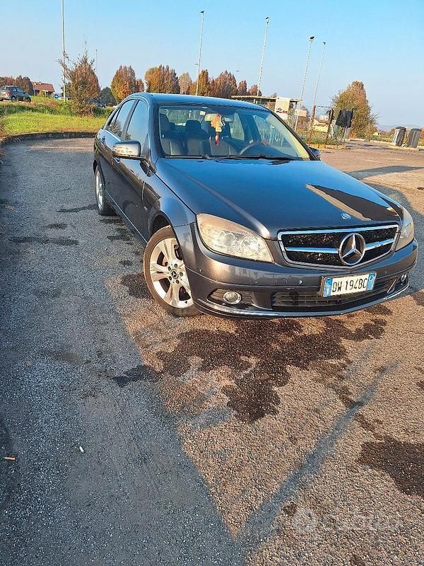 Usata Mercedes C220 170 CV (125 kW) 2009 Blu Berlina