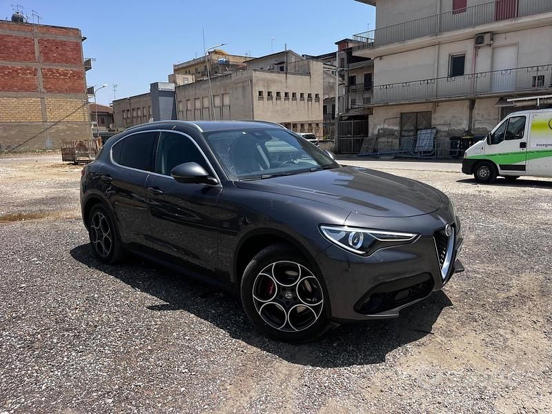 Usata Alfa Romeo Stelvio 210 CV (154 kW) 2018 Grigio SUV